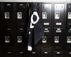 Rogue Fitness Rogue Beach Towel -Rogue Fitness shop AT0053 web1 s8vouu