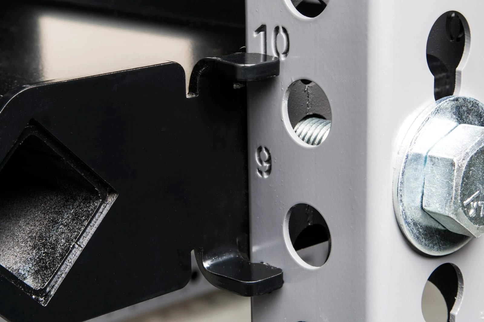 Rogue Fitness Monster Single Post Storage Shelf 5 Rogue Fitness Monster Single Post Storage Shelf - Image 3