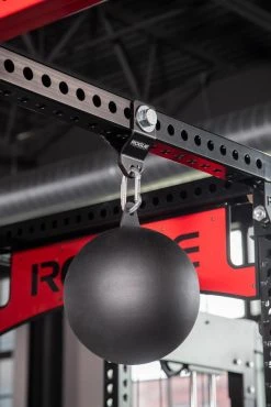 Rogue Fitness Rogue Monster Shackle -Rogue Fitness shop RA0321 BLACK MG WEB3 ajjfbi