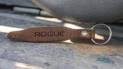 Rogue Fitness Rogue Leather Belt Keychain -Rogue Fitness shop WL0006 WEB1 b7lgta